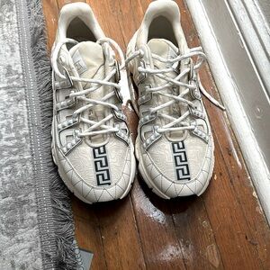 Size 9 white lightly used
